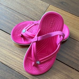Little Girls Crocs sling back flip flops, size 8.